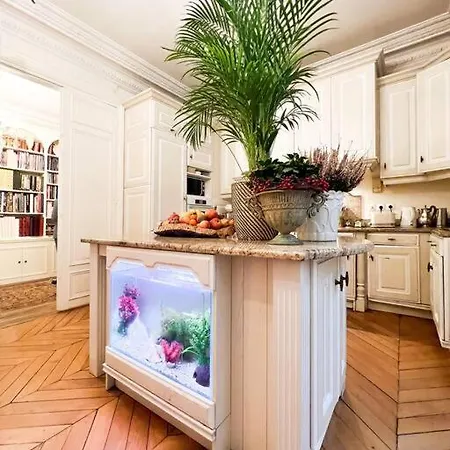 16th Arrondissement Luxury Living * Paris
