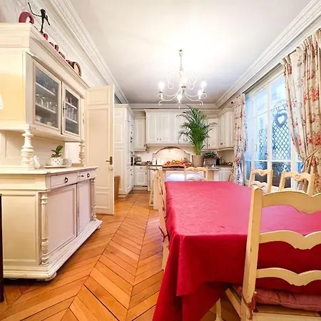 16th Arrondissement Luxury Living *